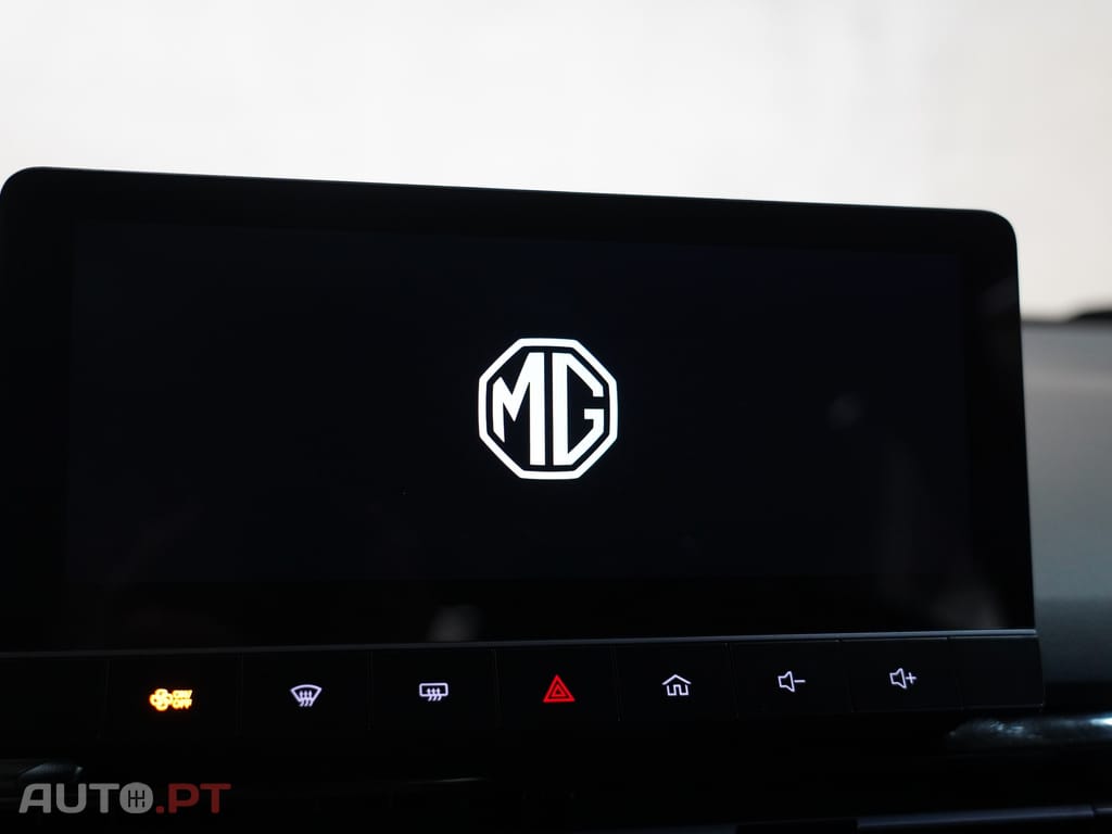 MG MG4 64 kWh Luxury