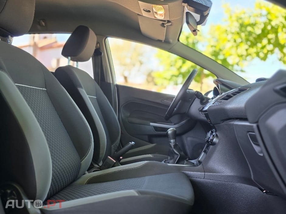 Ford Fiesta 1.0 EcoBoost S&S TITANIUM