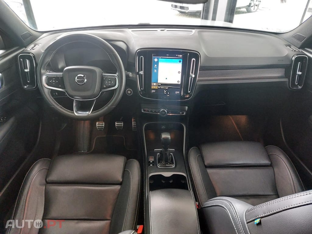 Volvo XC40 1.5 T2 Momentum Plus