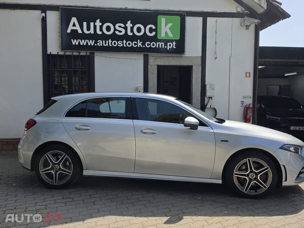 Mercedes-Benz A 250 e 8G-DCT AMG Line