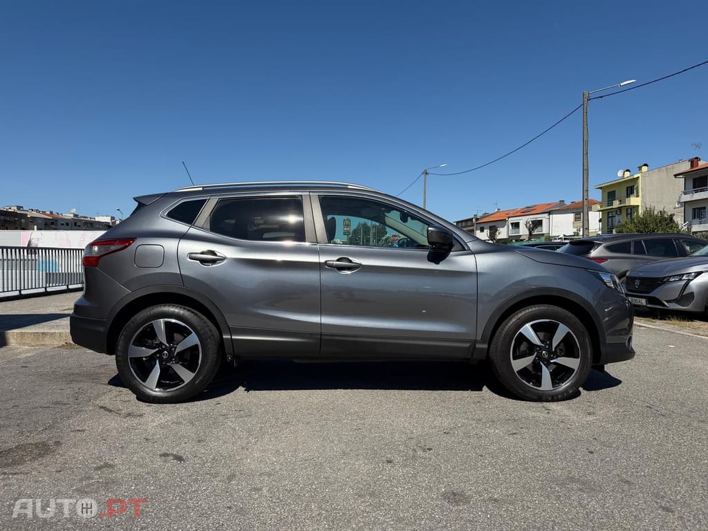Nissan Qashqai 1.2 DIG-T N-Connecta 18