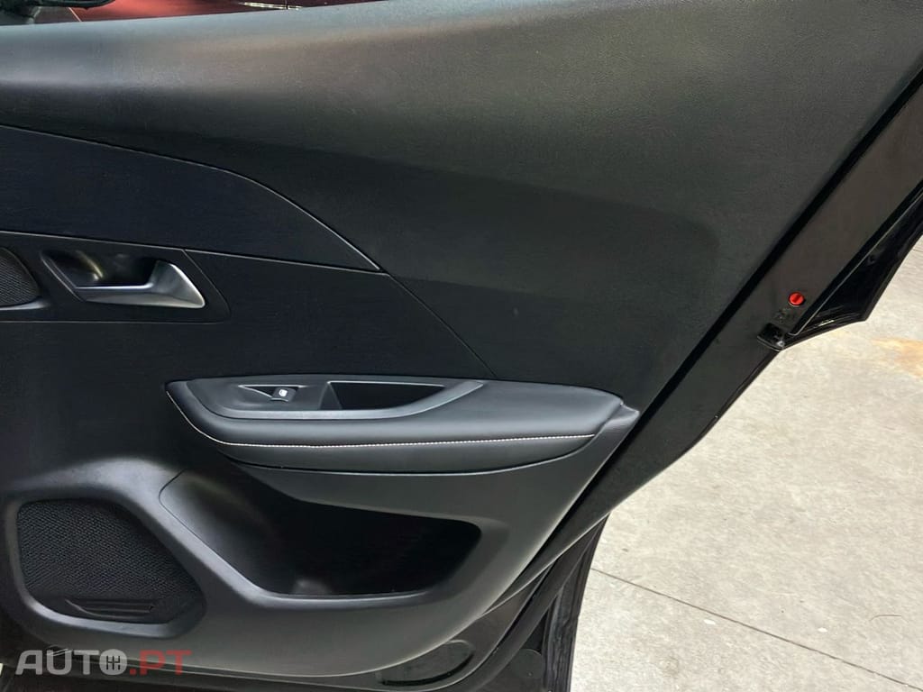 Peugeot E-2008 54 kWh Allure