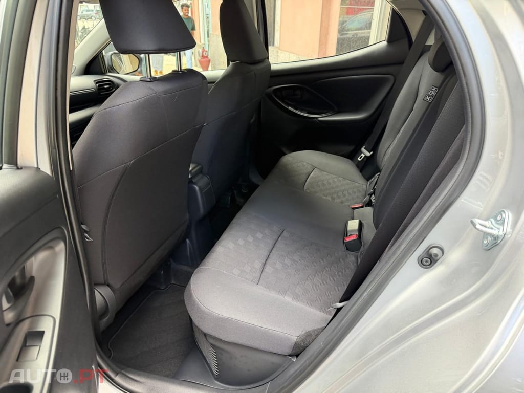 Mazda 2 1.5 L Hybrid VVT-i Centre-Line