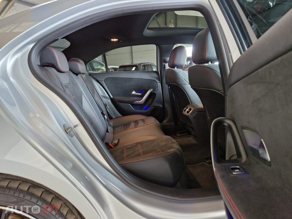 Mercedes-Benz A 250 e AMG Line