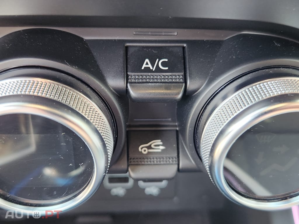 Renault Clio 1.6 E-Tech Intens