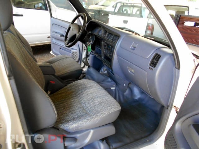 Toyota Hilux 2.5D-4D
