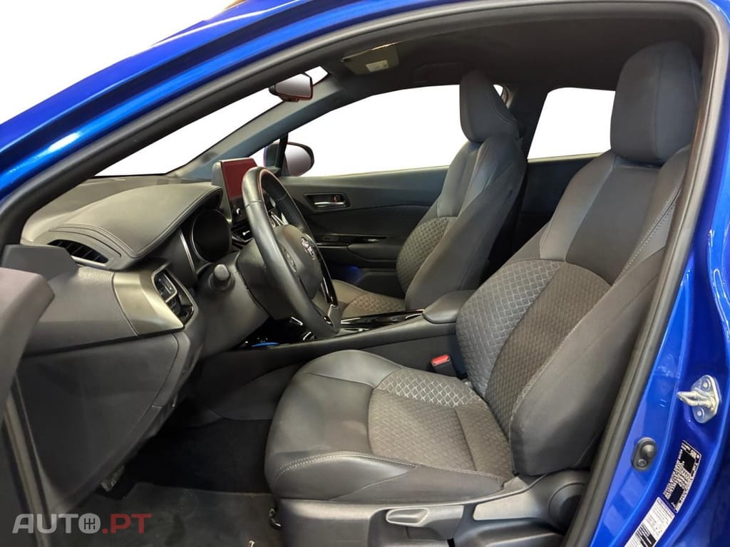 Toyota C-HR 1.8 Hybrid Dynamic Business +