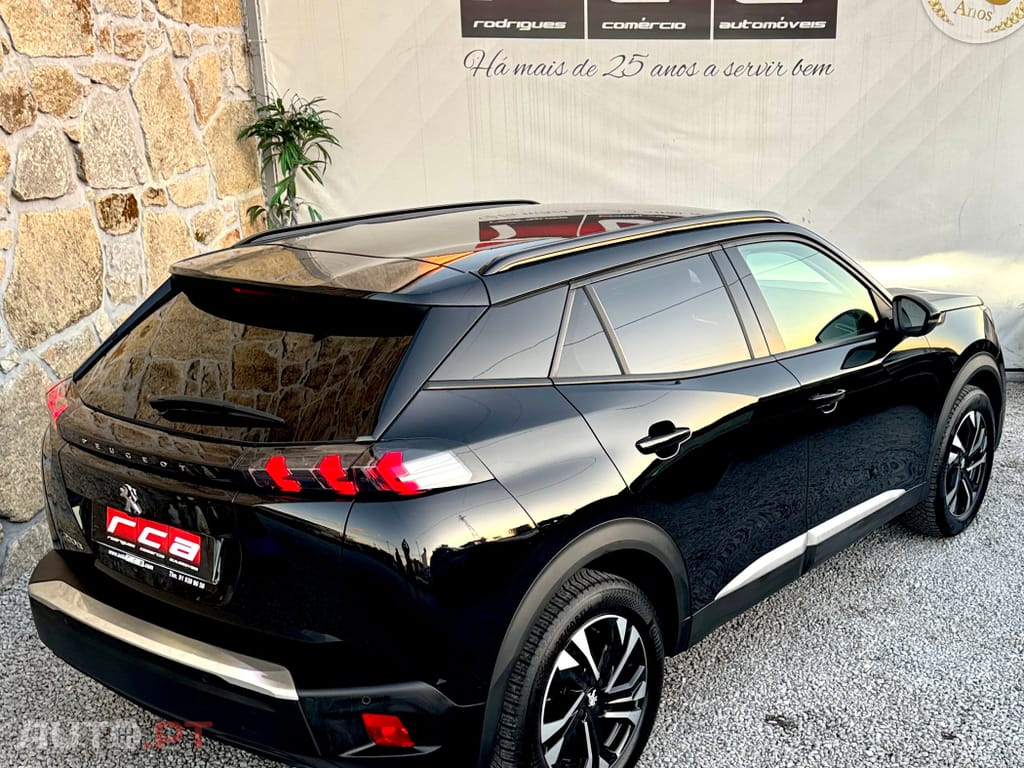 Peugeot E-2008 50 kWh Allure Pack - IVA Dedutivel !!!