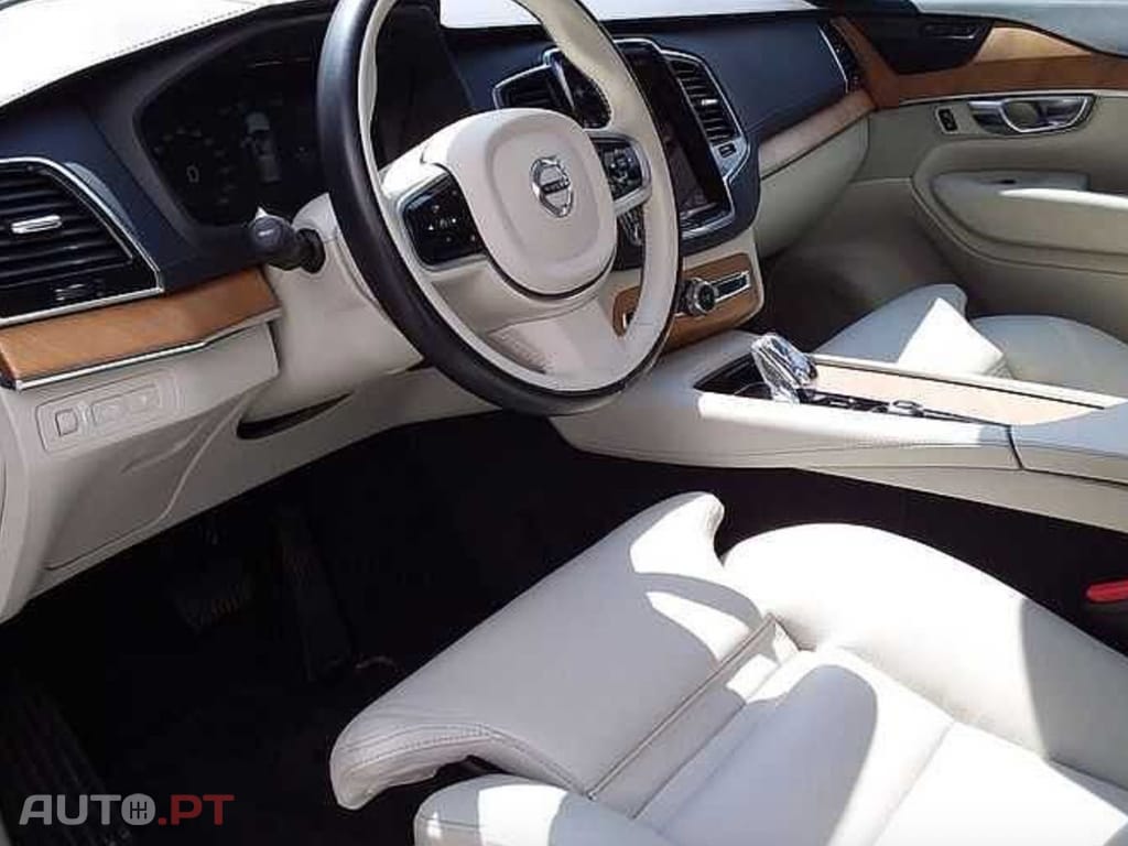 Volvo XC90 I.V.A DEDUTIVEL T8