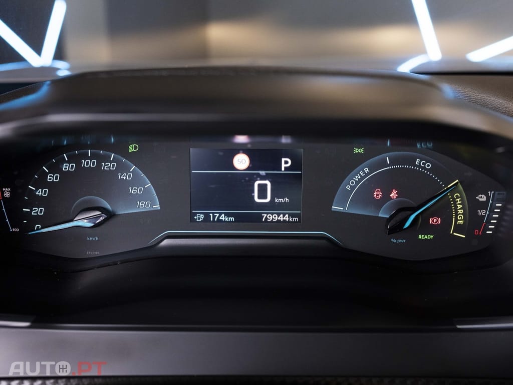 Peugeot E-2008 50 kWh Active