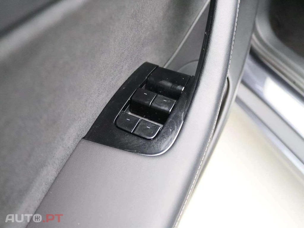 Tesla Model 3  Standard RWD Plus  AUTOPILOT