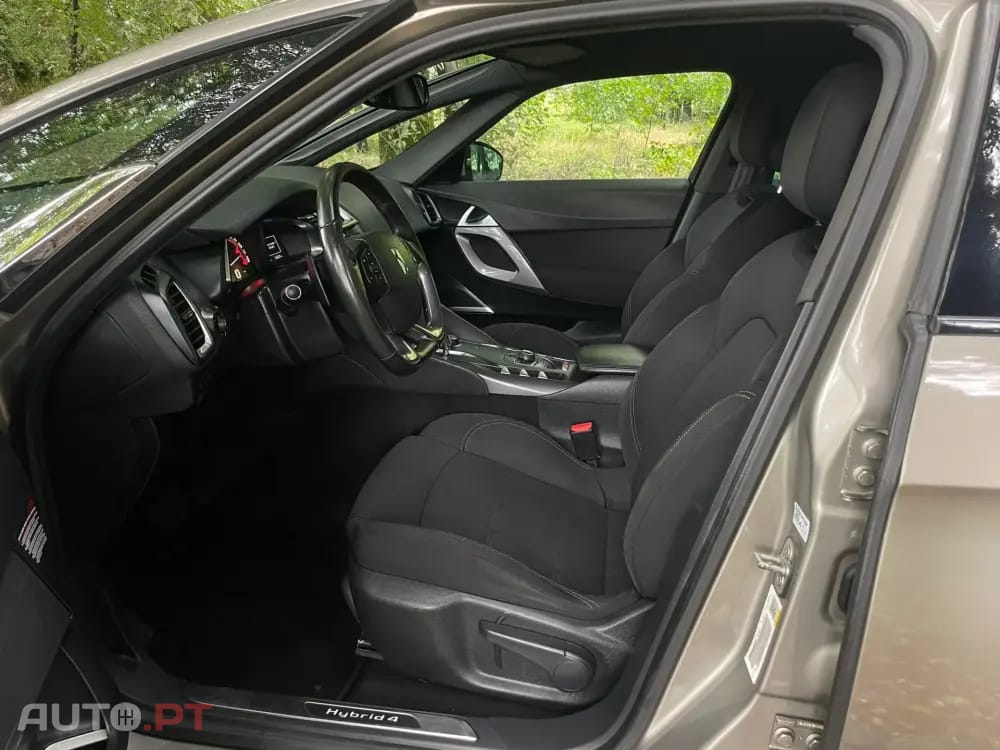 Citroen DS5 2.0 HDi Hy4 So Chic CMP6 102g