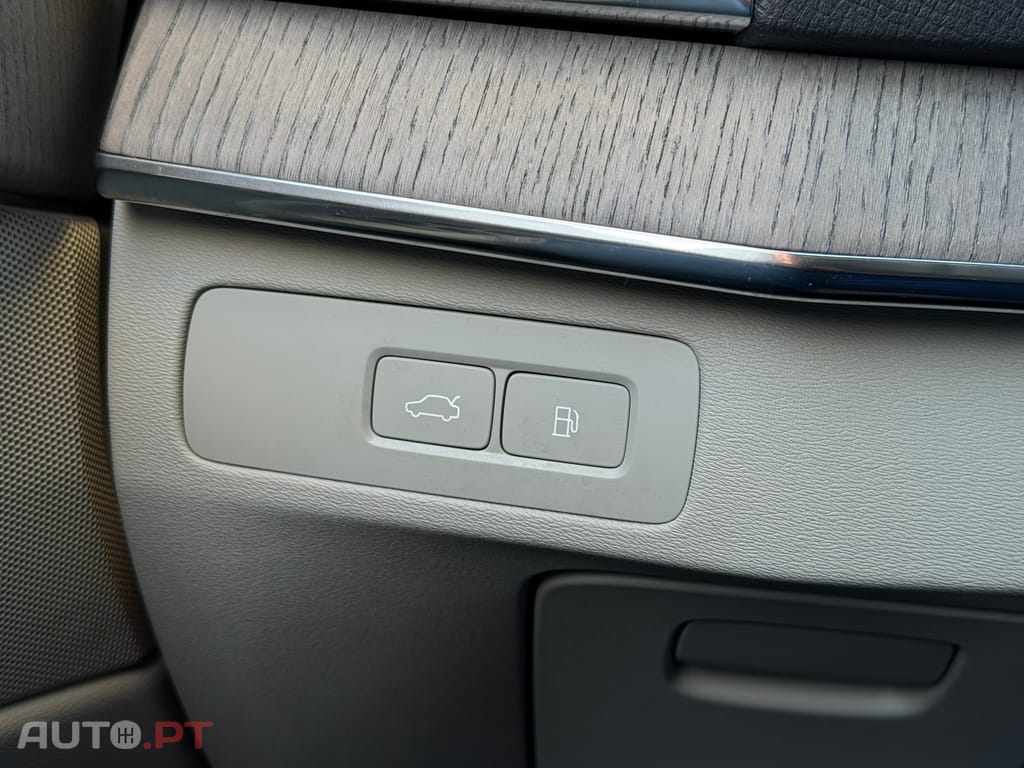 Volvo XC90 2.0 T8 PHEV Core AWD