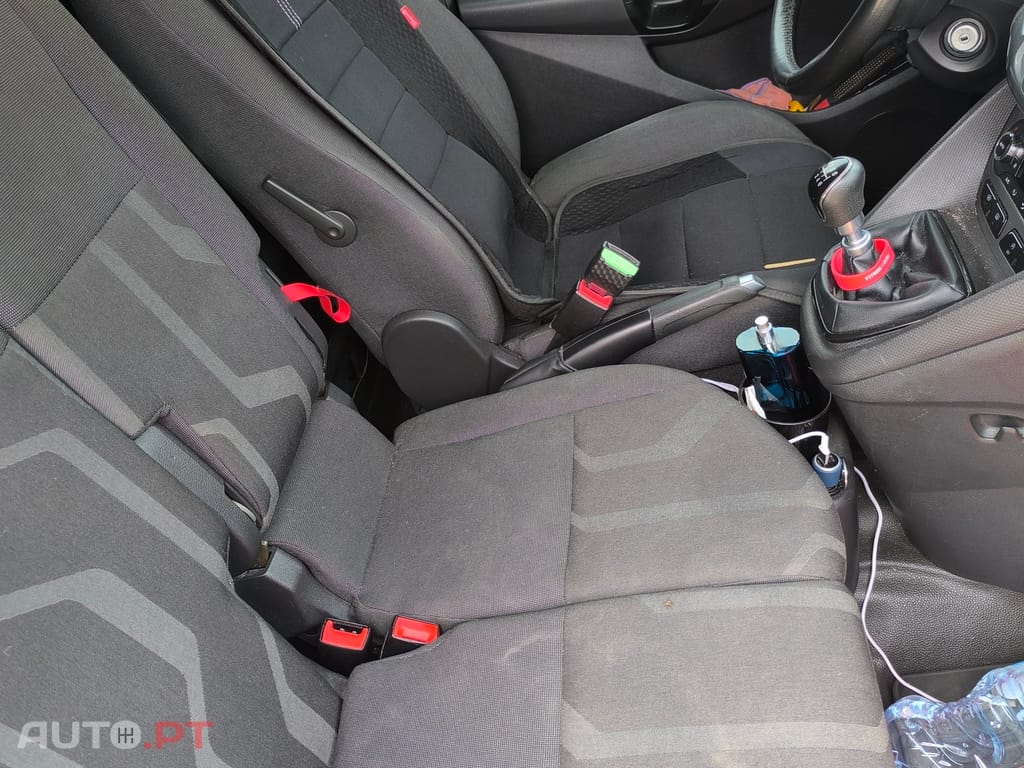 Ford Transit Connect L2 Sport (versão longa)