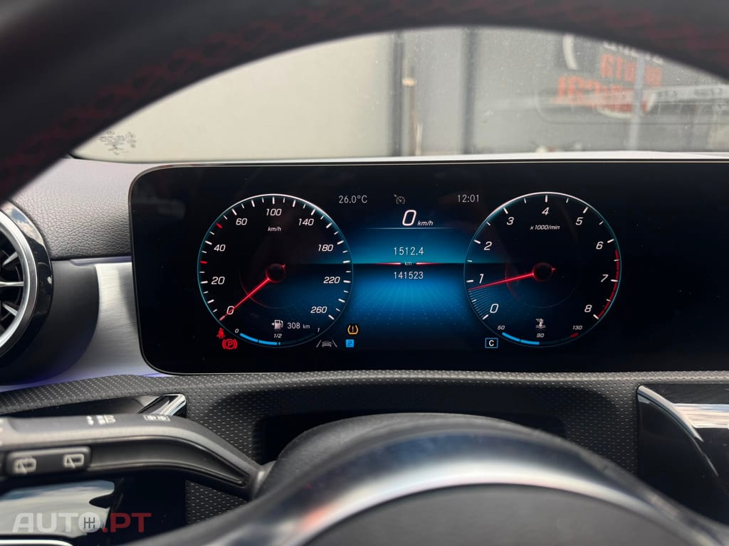 Mercedes-Benz A 180 AMG LINE ECRA FULL LED