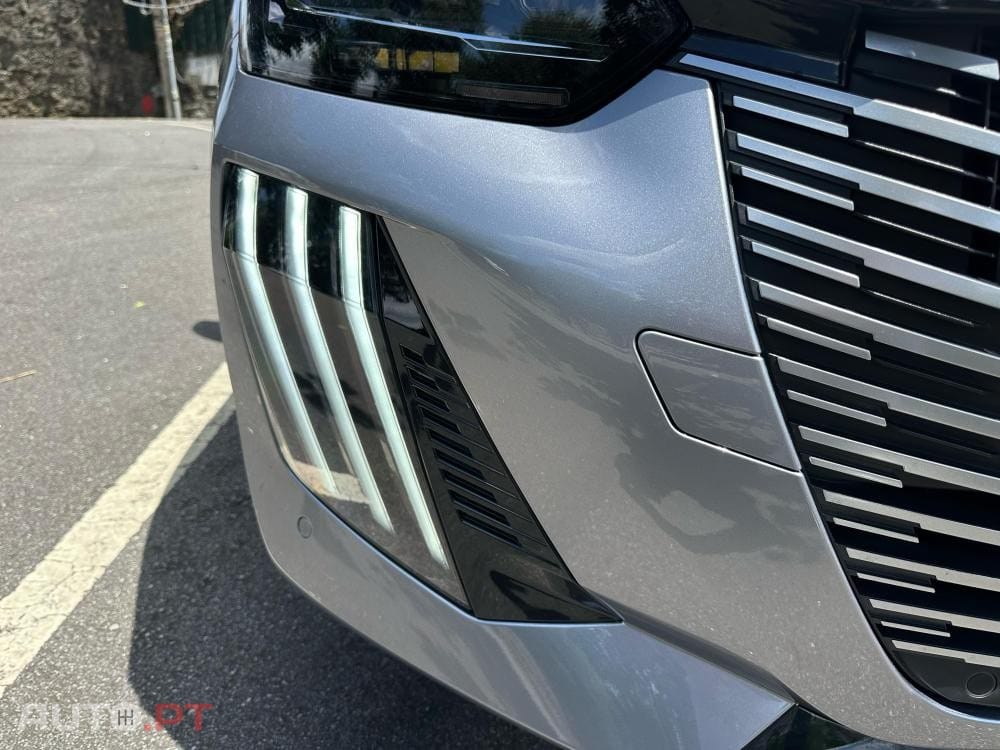 Peugeot E-208 50 kWh GT Pack