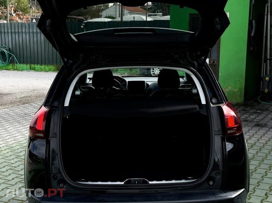 Peugeot 2008 1.2 PureTech Allure EAT6