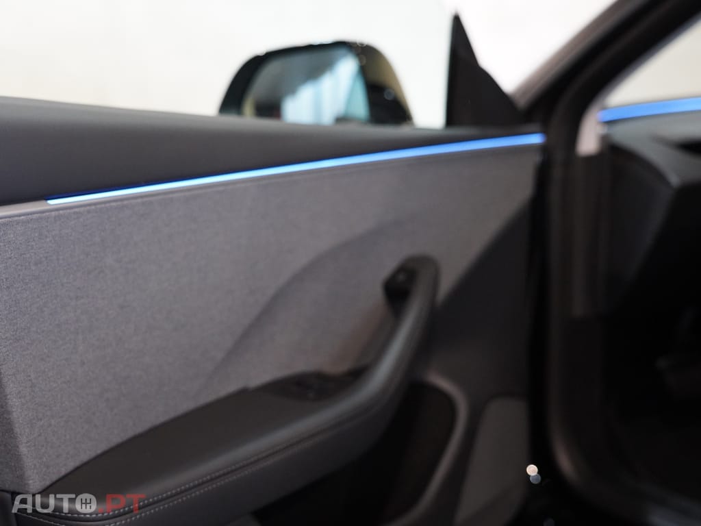 Tesla Model 3 Tração Traseira