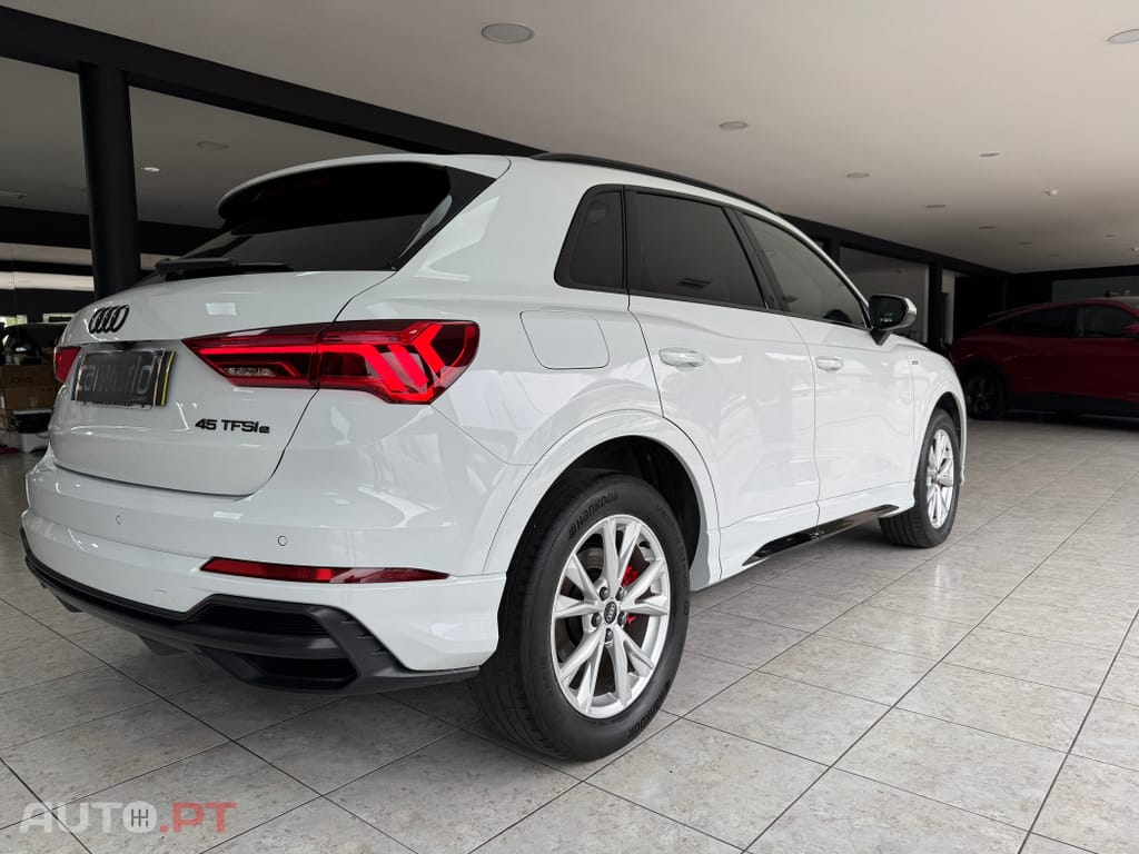 Audi Q3 45 TFSIe S line S tronic