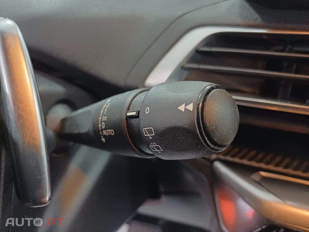 Peugeot 3008 1.5 BlueHDi Allure EAT8