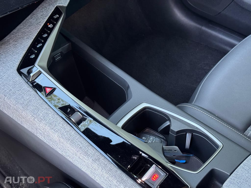 Peugeot 3008 1.2 Hybrid Allure e-DCS6