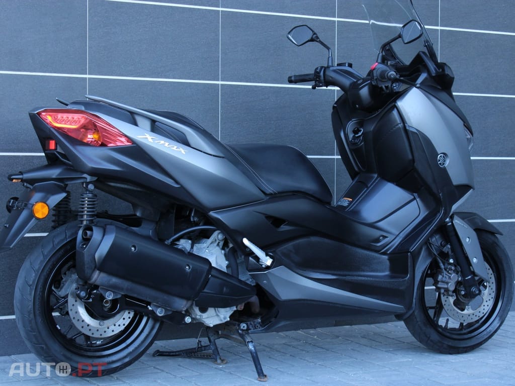 Yamaha X-Max 300