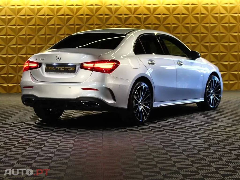 Mercedes-Benz A 250 e AMG Line