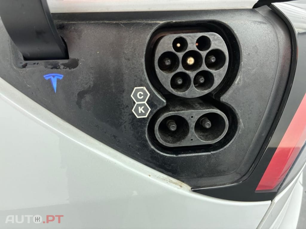Tesla Model Y Long Range Dual Motor AWD