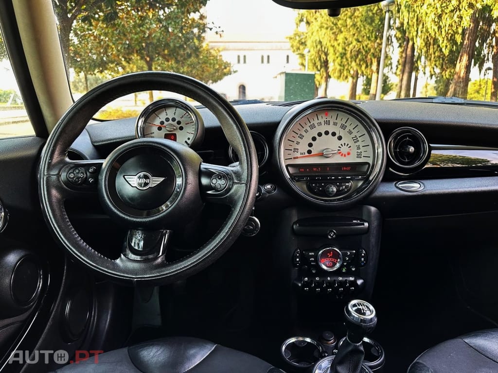 MINI Cooper Cooper D