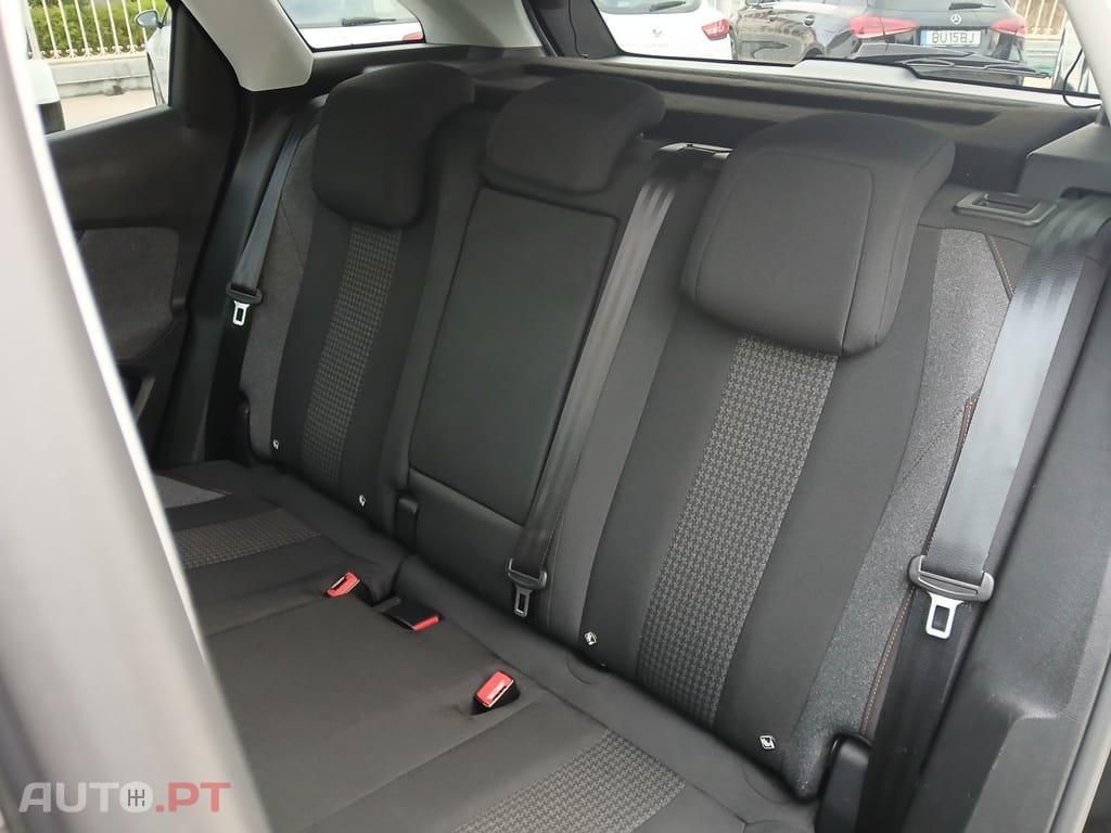 Peugeot 3008 1.5 BlueHDi Active