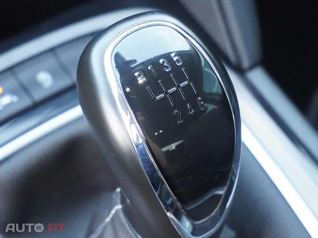 Opel Insignia 1.5 D — fotografia 12