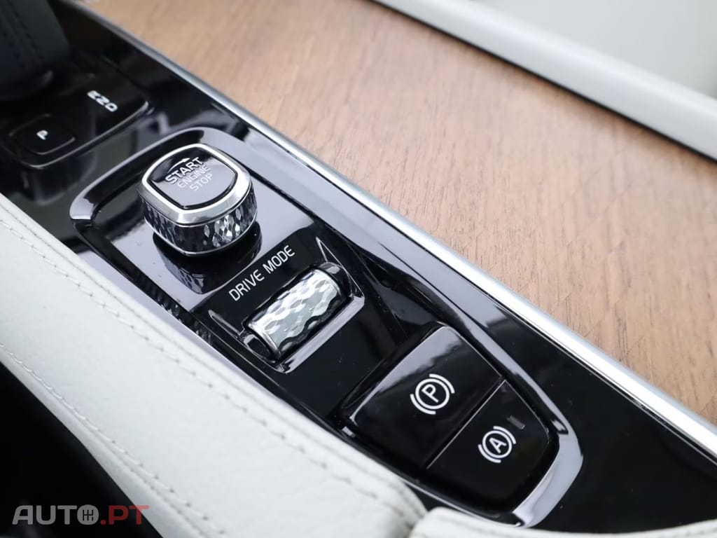 Volvo XC90  T8 AWD I.V.A DEDUTIVEL