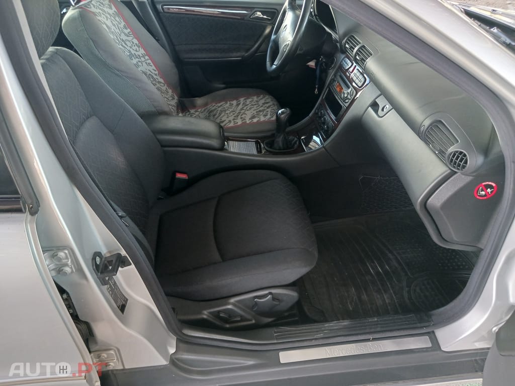 Mercedes-Benz C 220 CDI Elegance  W203
