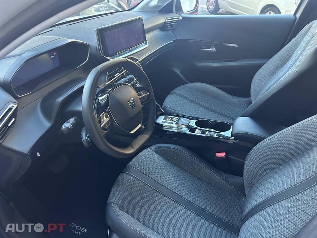 Peugeot 208 1.2 Hybrid Allure e-DCS6