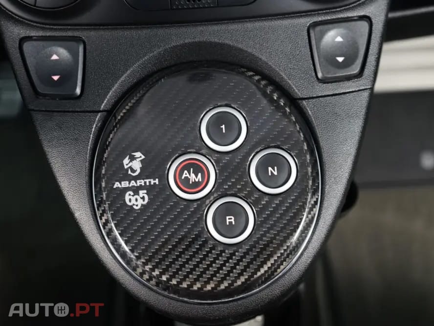 Abarth 695 Outro