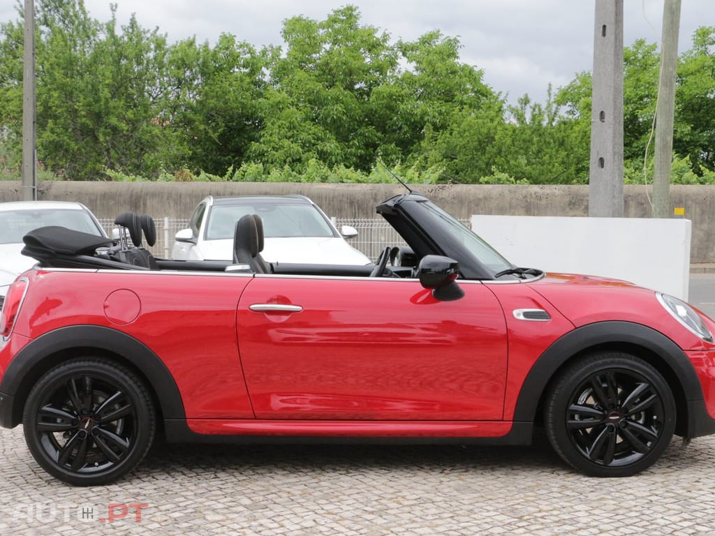MINI Cabrio Cooper Premium First JCW Auto