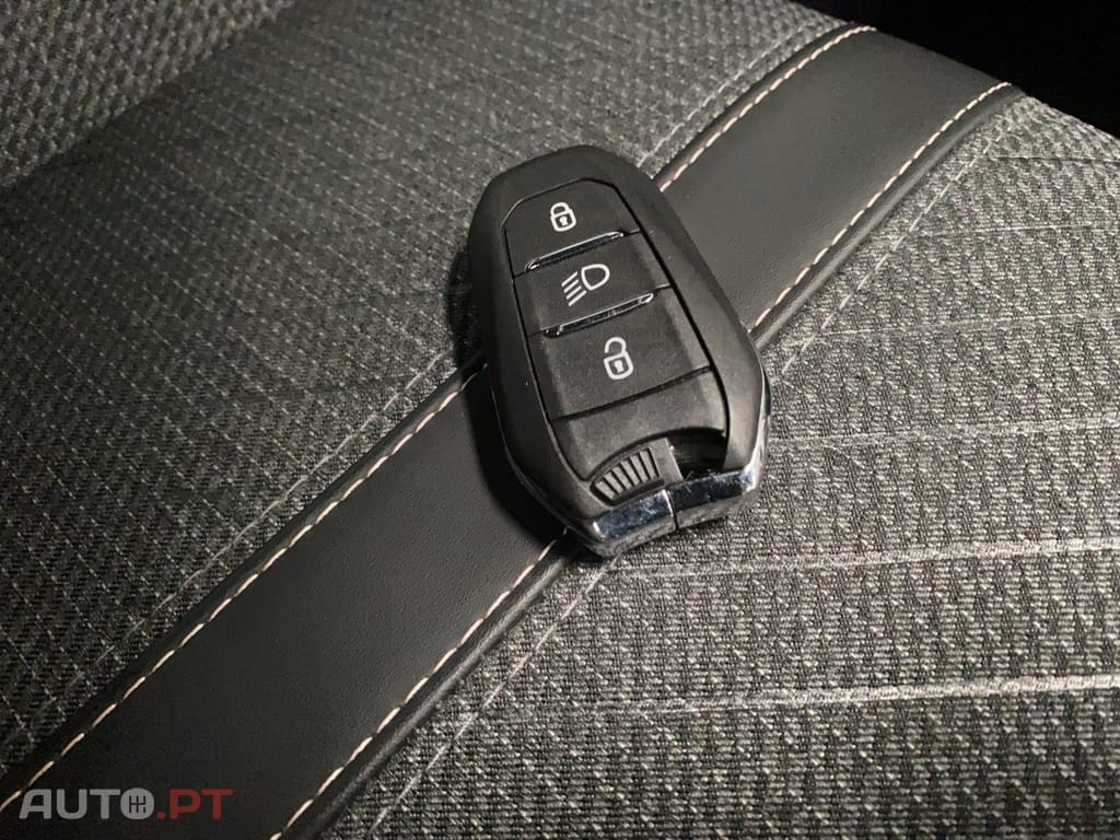 Peugeot E-2008 54 kWh Allure