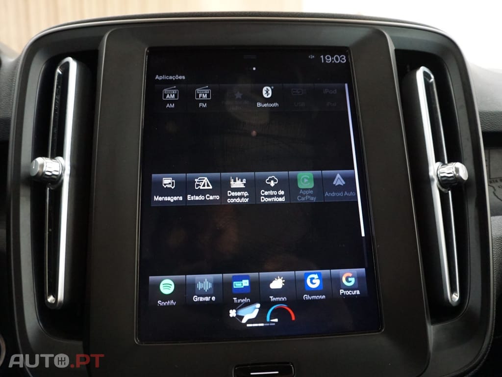 Volvo XC40 1.5 T3 Momentum Tech Edition