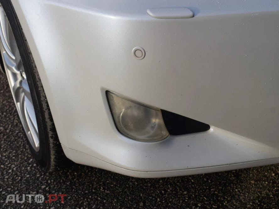 Lexus IS 220