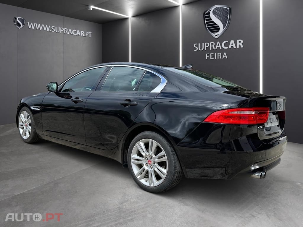 Jaguar XE 2.0 D Prestige Aut.