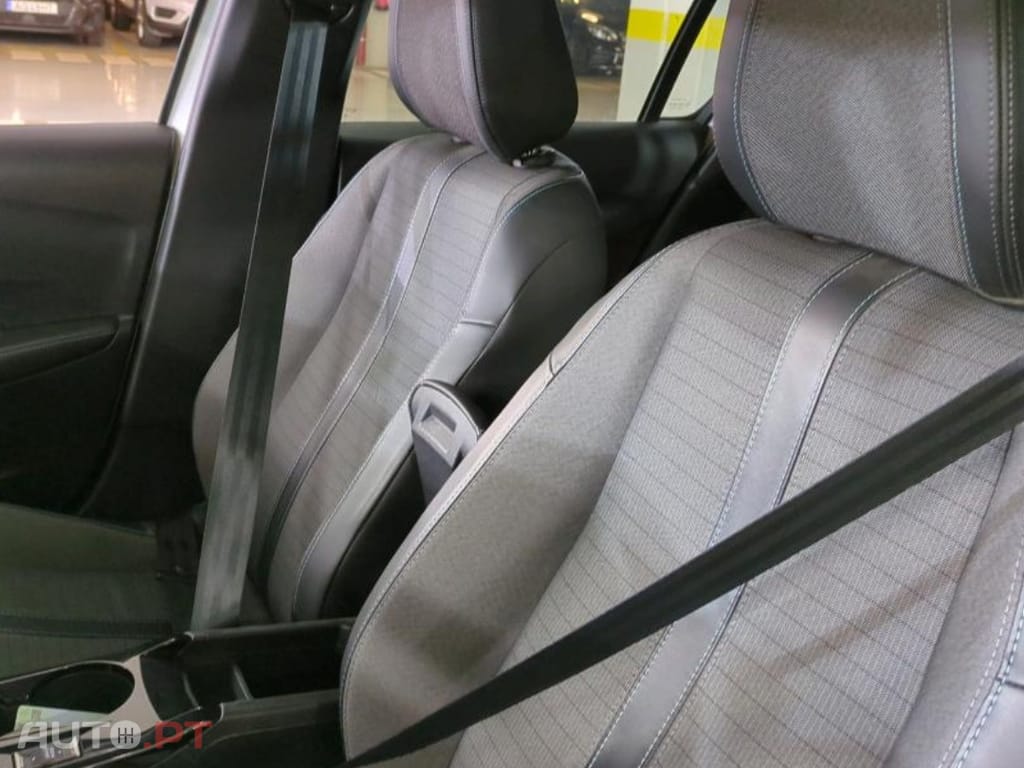 Peugeot E-208 50 kWh Allure