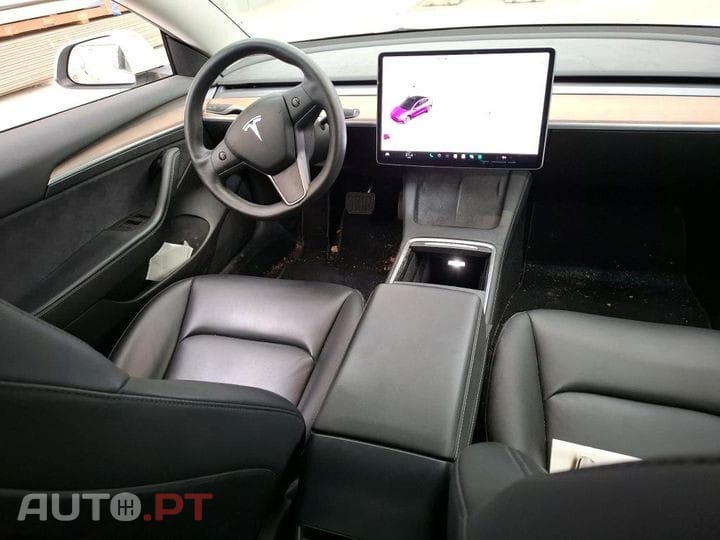 Tesla Model 3 Standard Range Plus RWD