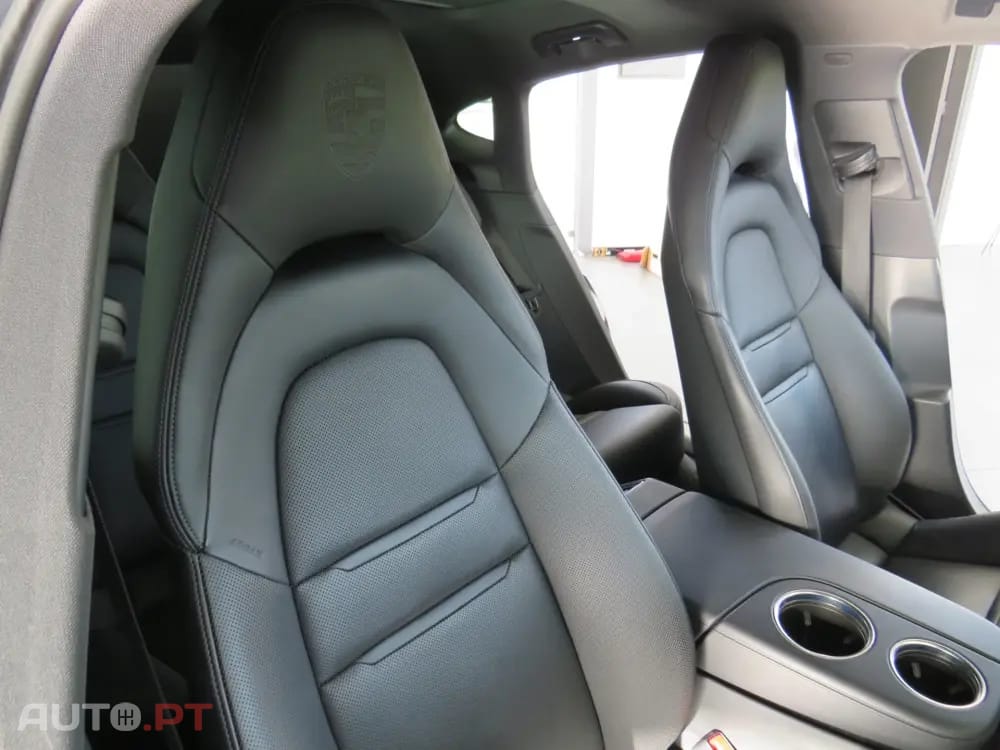 Porsche Panamera 4 E-Hybrid