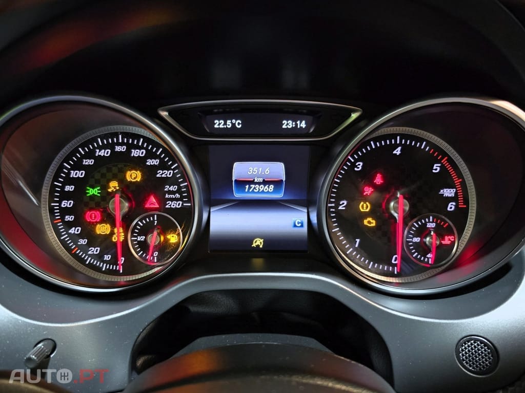 Mercedes-Benz A 180 d Urban — fotografia 17
