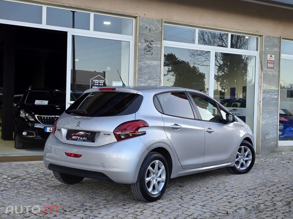 Peugeot 208 1.6 BlueHDi Style