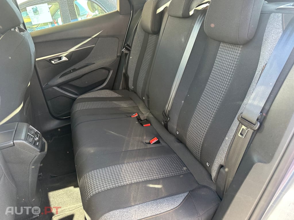 Peugeot 3008 1.5 BlueHDi Active Pack