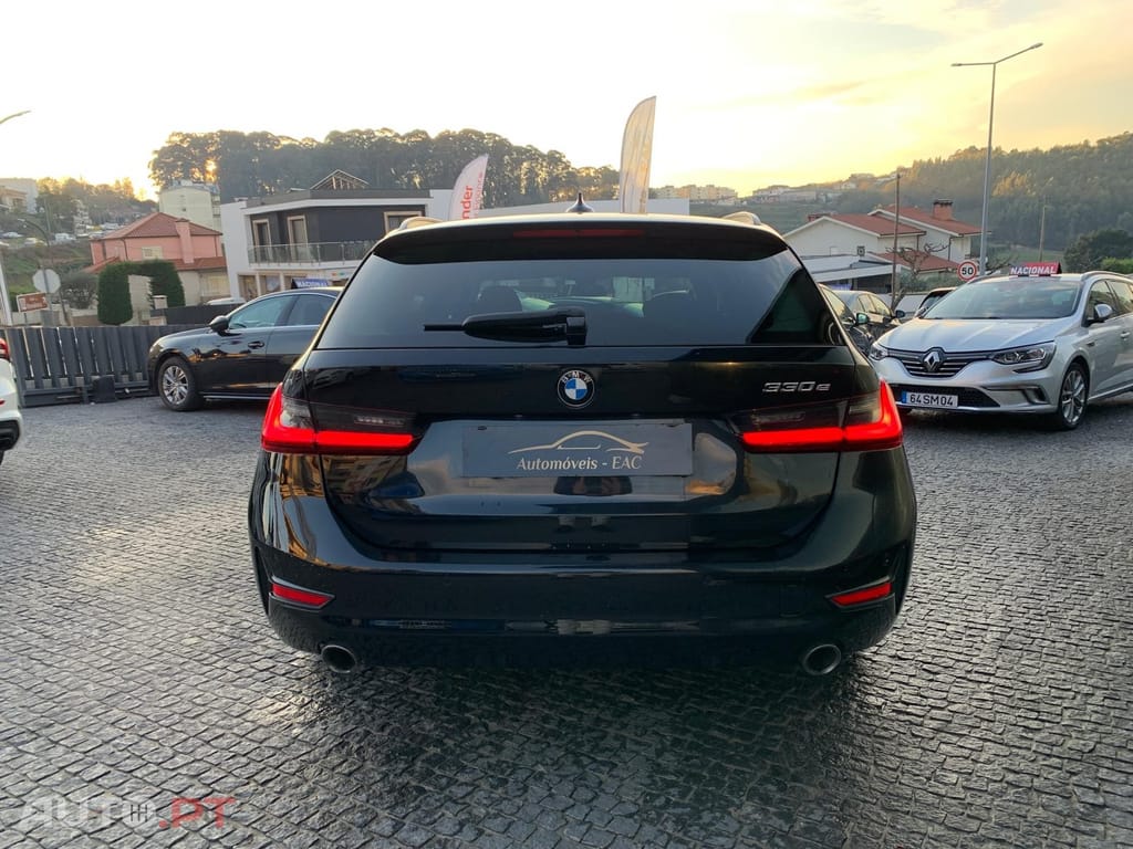 BMW 330 e Touring Line Luxury Auto