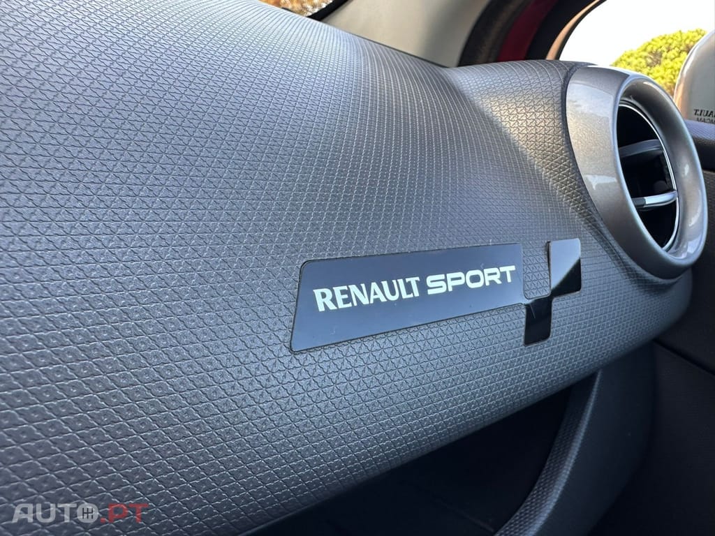 Renault Clio Sport Tourer 1.2 TCE GT EDC