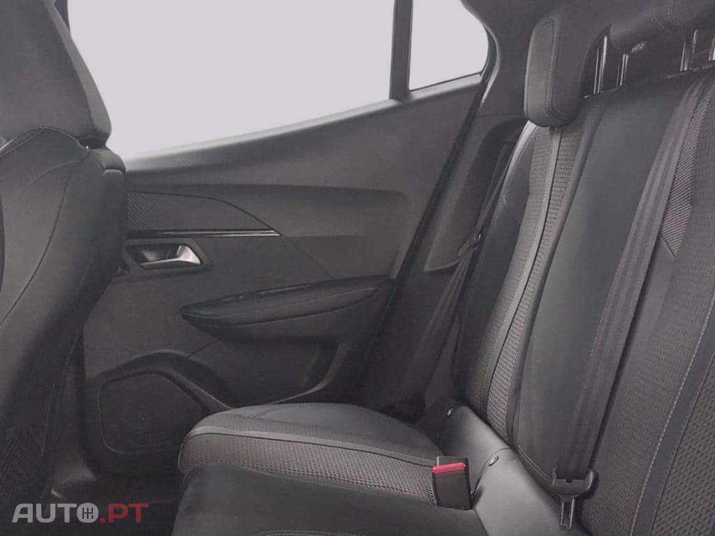 Peugeot E-2008 50 kWh GT
