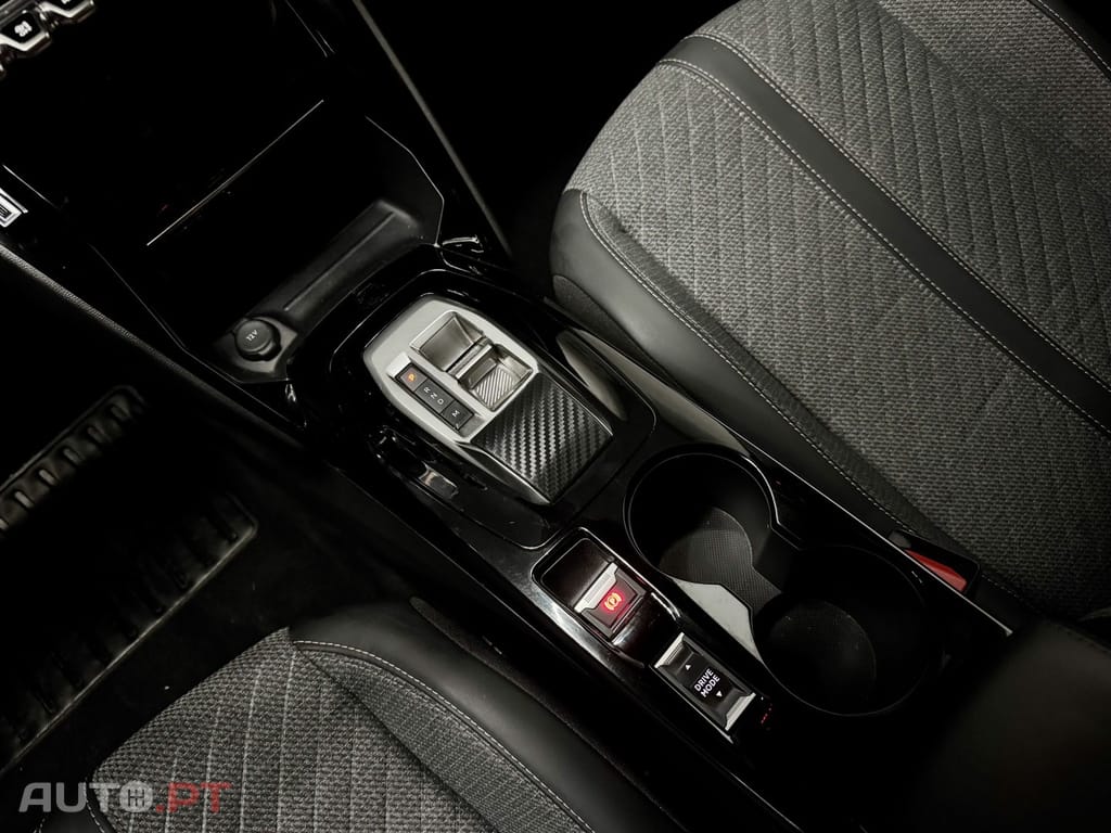 Peugeot 2008 1.2 PureTech Allure EAT8